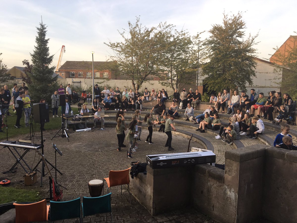 HeadStart_ST's tweet image. 132 young people at tonight's HeadStart #FeelGood Festival at MyPlace. Live music, dance and celebrating our fantastic town! #BrilliantlyBoro 

@Tees_Issues @mbrochiefexec @MbroCouncil @DPHSouthTees @ant_tees @TeessideLive @BBCNEandCumbria @BBCTees