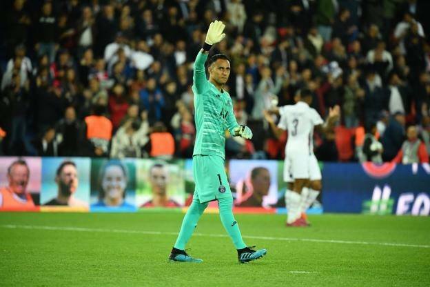 👉Navas : "Depuis que je suis arrivé ici, on me fait me sentir comme si j'étais à la maison. Je suis heureux d'être au PSG. On m'a accueilli comme si j'étais là depuis très longtemps. Le meilleur que je puisse donner, c'est défendre les couleurs de ce club à la mort, travaill…