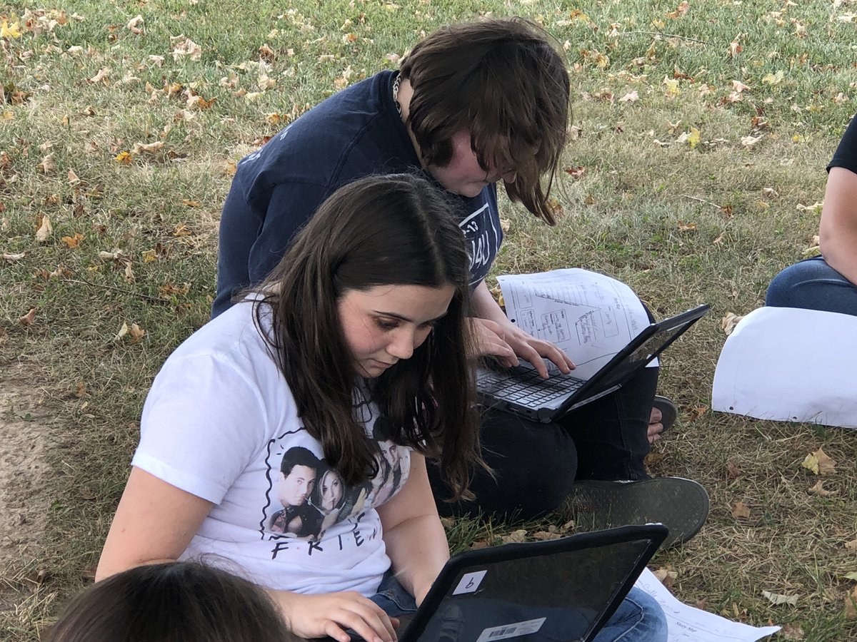 mrsjray3's tweet photo. Perfect day for working outside. Personal narratives always give me a little glimpse into the story of their lives. Knowing the story of someone else sure helps a lot of other interactions make sense. #raisingwriters #givethemavoice #EMSPanthers #TCSPublic https://t.co/IAaOyg7SR2