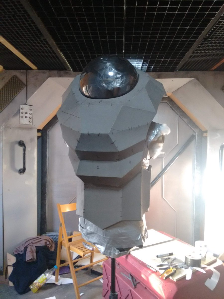HawkShortFilm's tweet photo. Goodbye cardboard, hello #foam! The proper build begins...

#Hawk #X1 #robot #evafoam #cosplay #scifi #filmprop https://t.co/XbPKw40qKD