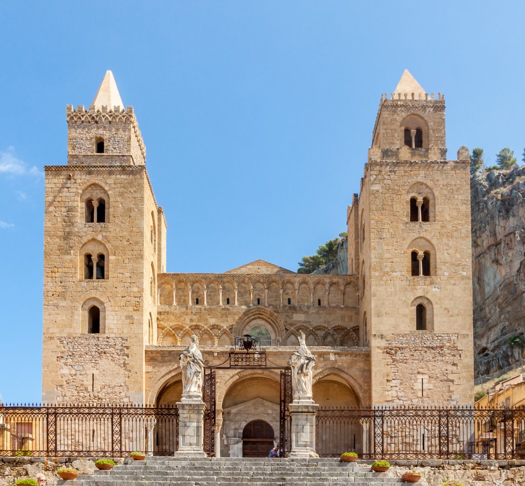 ilovemadeitaly's tweet photo. Cefalù is a city in the Italian Metropolitan City of Palermo #cefalu #sicily #italy #palermo #travel #travelblogger #tourists #sea #chatedral #oldtown #coast #norman #landscape #holiday #holidays #gulf #madeinitaly https://t.co/Gk2SoEG6Id