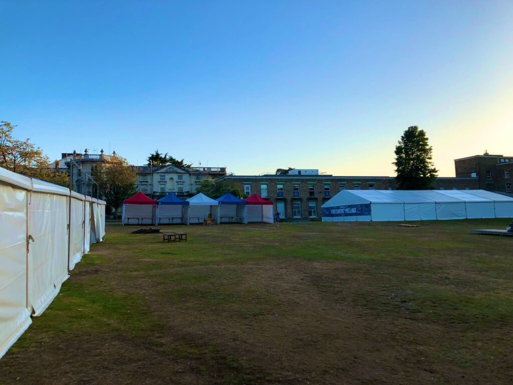 MarkD_Gillespie's tweet photo. @RoehamptonSU Freshersβ Fair build is underway. Amazing team effort to deliver this weekβs programme of events. We look forward to helping to bring @RoehamptonUni to life again tomorrow #Roefreshers https://t.co/FrdLtq01WQ