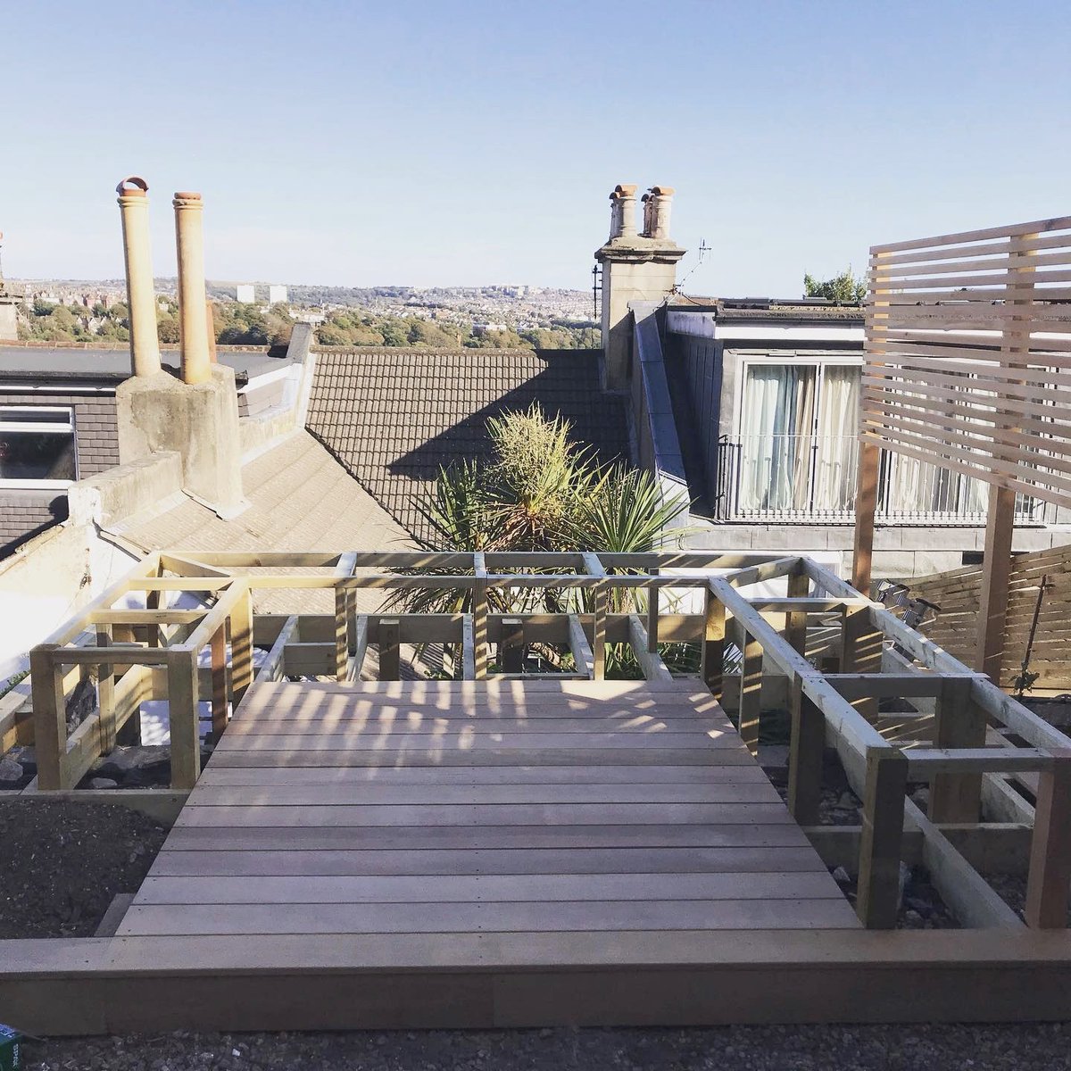 southgatetimber's tweet photo. Another build by BLW Landscapes with this deck and bench framing using Western Red Cedar and Yellow Balau from @southgatetimber. See this and other great timber products at https://t.co/wQTBdXWcRZ
#cedar #yellowbalaudecking #cedarbench #bespokewoodwork @southgatetimber https://t.co/0e2sy5nRk6