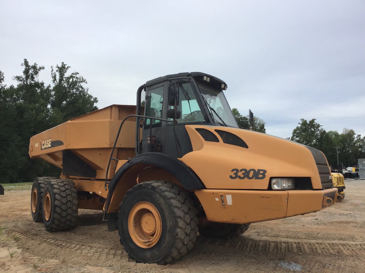 JMAuctioneers's tweet photo. WOW! Look what just rolled in for the #Pelzer #Auction! 2006 CASE 330B ARTICULATED #END DUMP. This item &amp; 1000's more to be sold Wed, Sept 25th. #Bid live onsite or #online. View all #construction items here:  https://t.co/4NyLMOgt4j  #HeavyIron #YardFull #JeffMartinAuctioneers https://t.co/RETMiZbVVI
