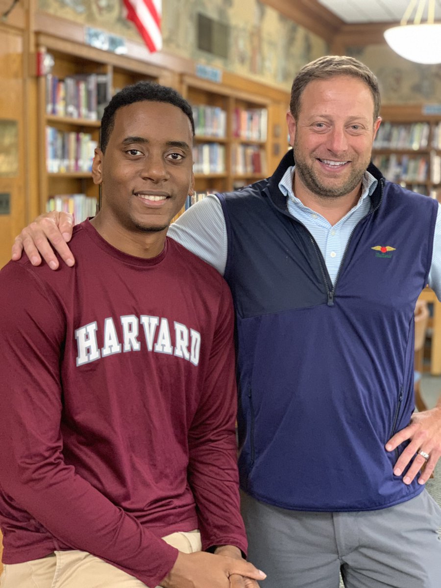 OHHSPrincipal's tweet photo. Poweful presentations by Rodney Walker today for faculty, staff, ans students. He offered great advice for our students when facing adverse experiences and toxic stress. Thanks to Pete and Amy Kadens for making this event possible. @ohschools @ohsfoundation @AdamFineske https://t.co/XlowFlxSnO