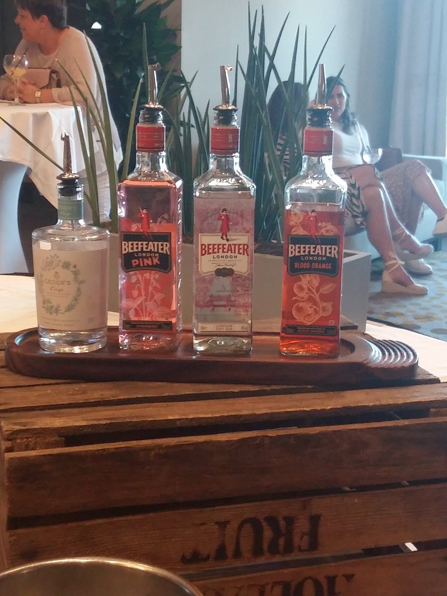 wkd74's tweet photo. Feeling lucky tonight....eyes down....superb evening at @RadissonBluLime #thenightisyoung #perfecthosts https://t.co/ucLcOGMPwA