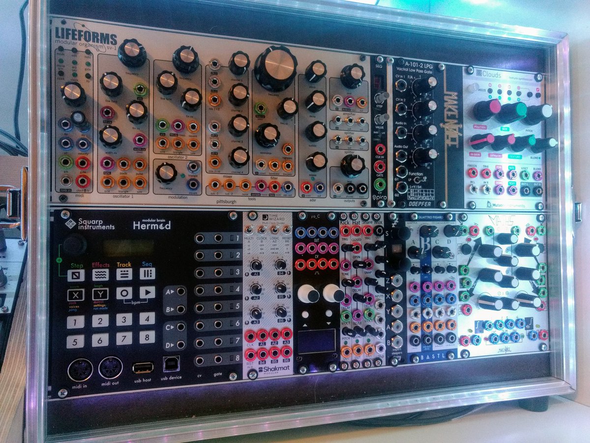 λ phonic tweet media