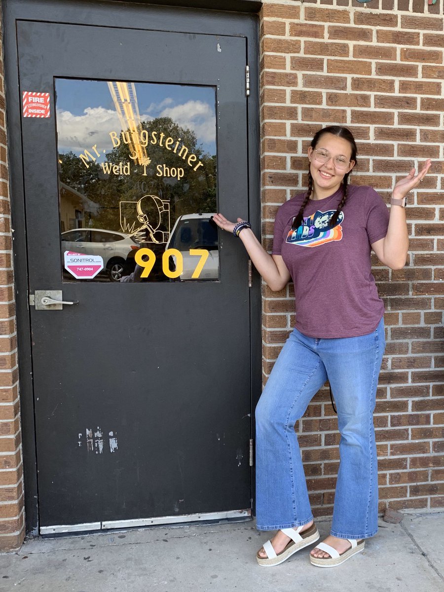 maysonpaigee_'s tweet photo. HOCO DAY 4 👑❗️ THROWBACK THURSDAY ❤️ , don’t forget voting ends tomorrow at 1 !! Vote mayson for 2019 hoco queen 🐊🖤 @GooseCreekHigh #gcHOCO19 #19queen https://t.co/TYNukCvNoC