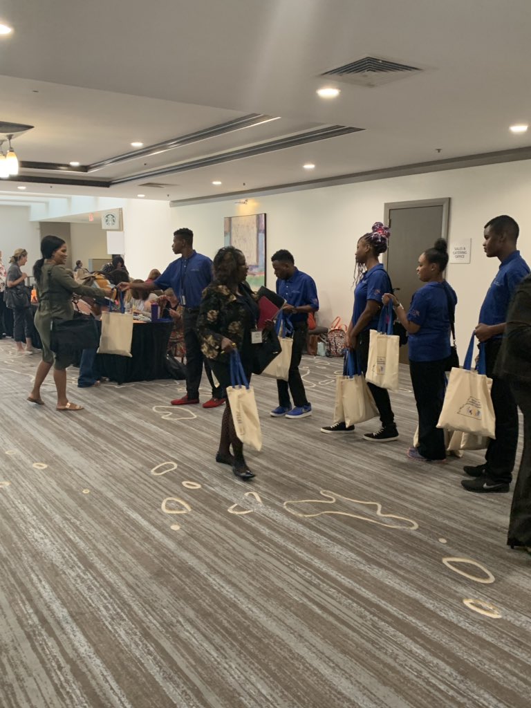 CCTP_UM's tweet photo. CCTP students are on the move. Working their first mini internship assisting at West TN Special Education Conference. #SCSis901 #DoingtheWork @SCSK12Unified @UofMemphisSPED https://t.co/yoORwW97fZ