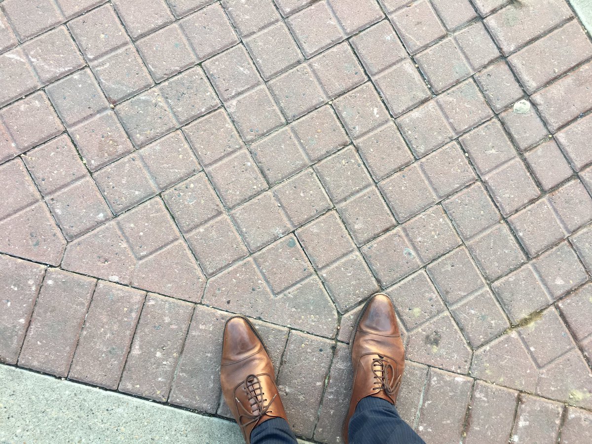 ChrisRadojewski's tweet photo. Inspired by @IanOyeg ... Another day, another lunch, another walk... #yegdt 😊 #yeg #formofflattery #fourrandomphotos #dumbhashtags https://t.co/9xTuYeqVti