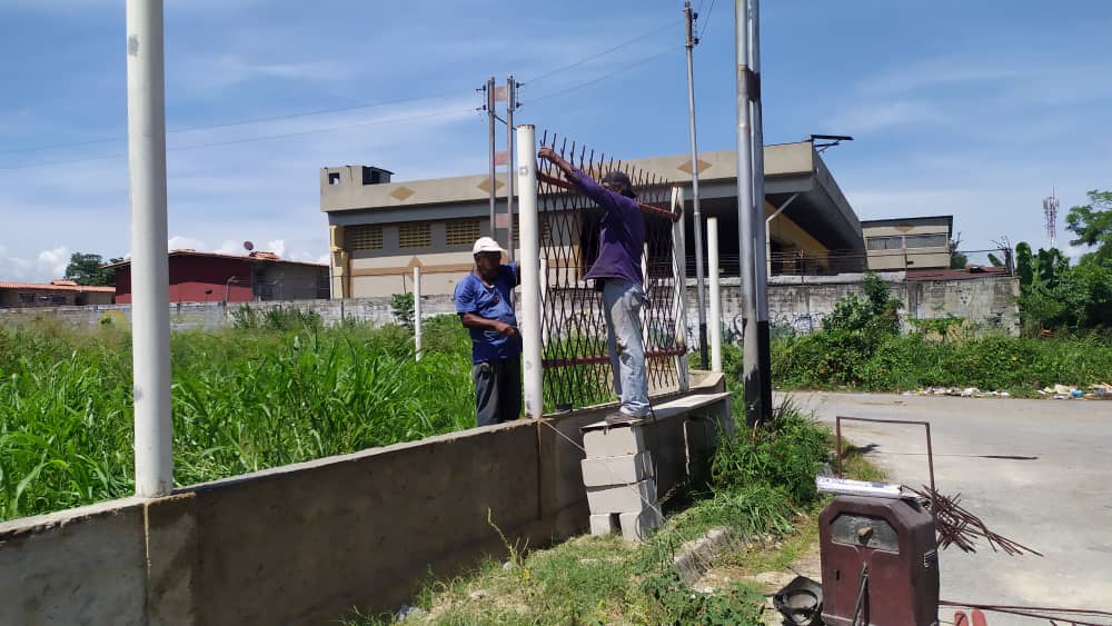 johanitakenpo's tweet photo. #19Sep | Así avanzan los trabajos en el complejo deportivo y recreativo La Casona, nuestros trabajadores se encuentran desplegados en esta gran obra que ejecutamos gracias a los recursos enviados por el Pdte.@NicolasMaduro y el Gob. @RMarcoTorres. #VenezuelaProductivaDePaz https://t.co/L7QPqycALf