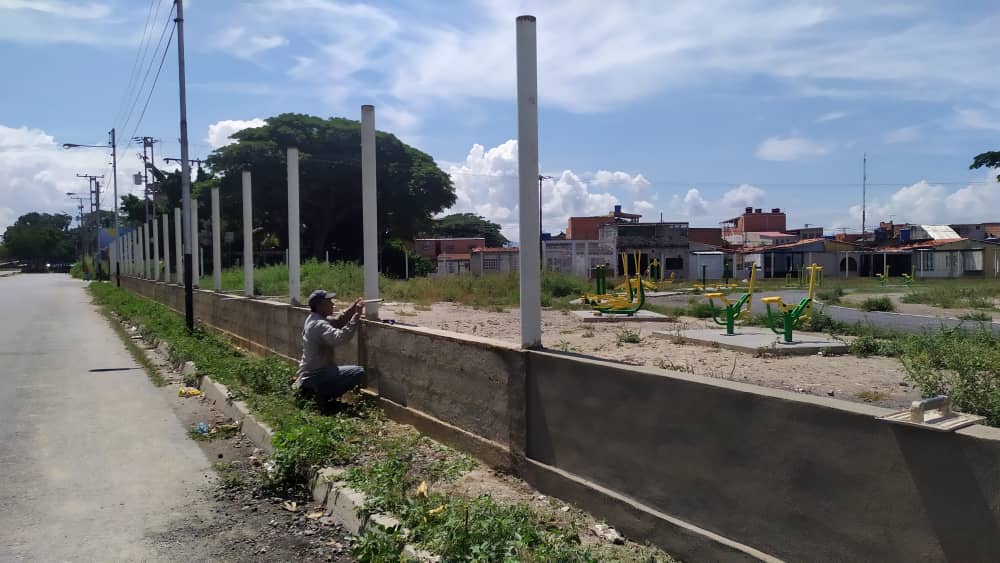 johanitakenpo's tweet photo. #19Sep | Así avanzan los trabajos en el complejo deportivo y recreativo La Casona, nuestros trabajadores se encuentran desplegados en esta gran obra que ejecutamos gracias a los recursos enviados por el Pdte.@NicolasMaduro y el Gob. @RMarcoTorres. #VenezuelaProductivaDePaz https://t.co/L7QPqycALf
