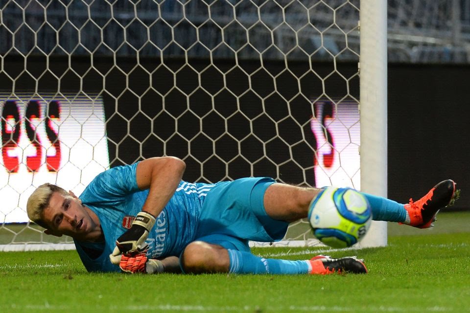 tomgunner14's tweet photo. Martinez

"Leno has more professional matches than me, but in qualities I am equal to or better than him.” #Arsenal https://t.co/9hOxrxX8VE