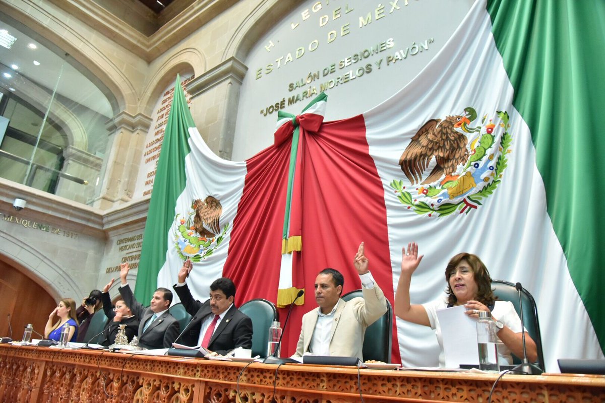 CongresoEdomex's tweet photo. La @CODHEM certificará a las y los defensores de los derechos humanos del ámbito municipal, aprueba por unanimidad la #LXLegislaturaMexiquense así como que establezca e imparta los programas de estudio para tal certificación en términos de lo que dispone su reglamento interno. https://t.co/SBd8wiakTZ