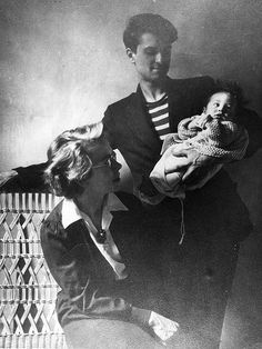 #ThrowbackThursday One family, three artists. To hear Robert De Niro talk about his father’s life and career, be sure to purchase a ticket to the 92nd Street Y’s event “Robert De Niro in Conversation with Robert Storr: My Father, The Artist”
92y.org/event/robert-d…