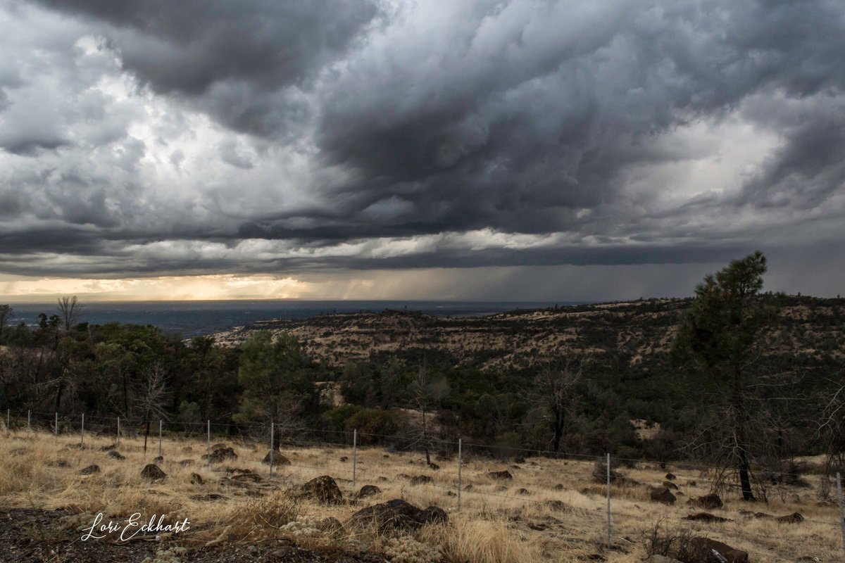 LoriEckhart1's tweet photo. @kcraFinan Here are a few of my photos of yesterday’s storm over Butte County. This was looking down over Chico, from Hwy 32. #markfinan #weather #chico #buttecounty #weatherchannel #WeatherMan #meteorologist #Meteorology https://t.co/91qjDeXqsC