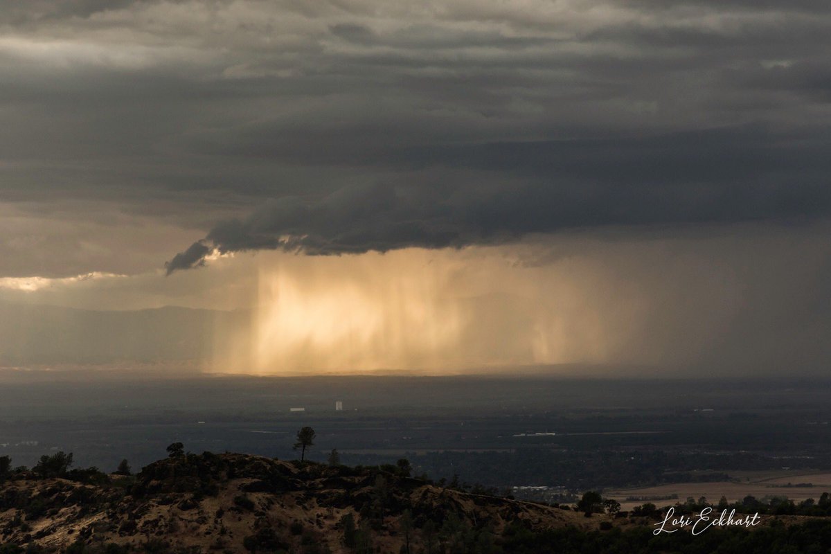LoriEckhart1's tweet photo. @kcraFinan Here are a few of my photos of yesterday’s storm over Butte County. This was looking down over Chico, from Hwy 32. #markfinan #weather #chico #buttecounty #weatherchannel #WeatherMan #meteorologist #Meteorology https://t.co/91qjDeXqsC