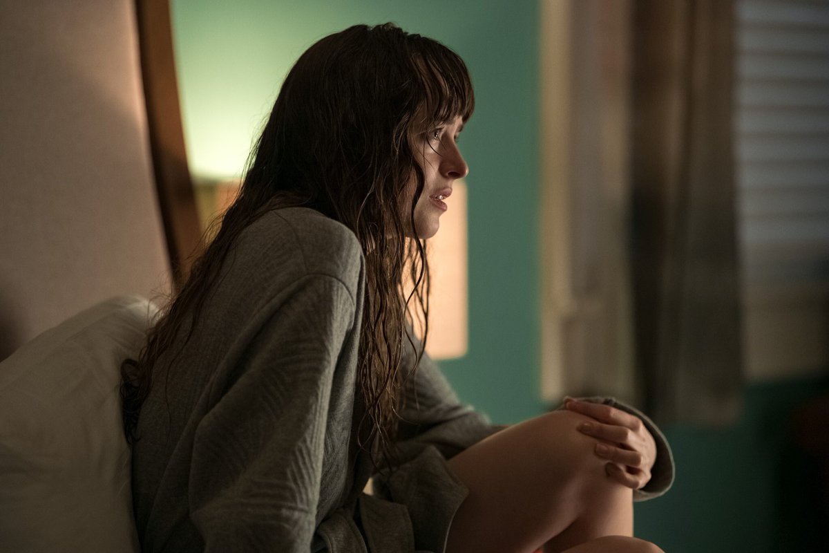 mavisoleil's tweet image. NEW: Stills of Dakota and Armie Hammer in the “Wounds”. 🖤 scary-movies.de/film/wounds/ #DakotaJohnson