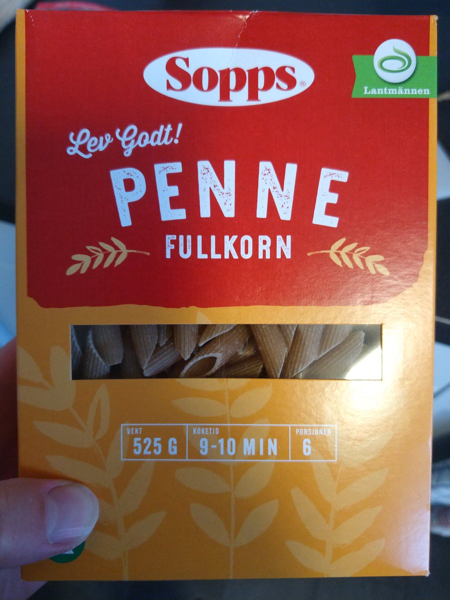 LineEk's tweet image. Hva skjer med å gå fra perfekt og lettsortert pappeske som emballasje til dustete eske med plastvindu? Jeg vet hva pasta er, jeg trenger ikke å se på den! #sopps #emballasjefail #baklengsinnibærekraften