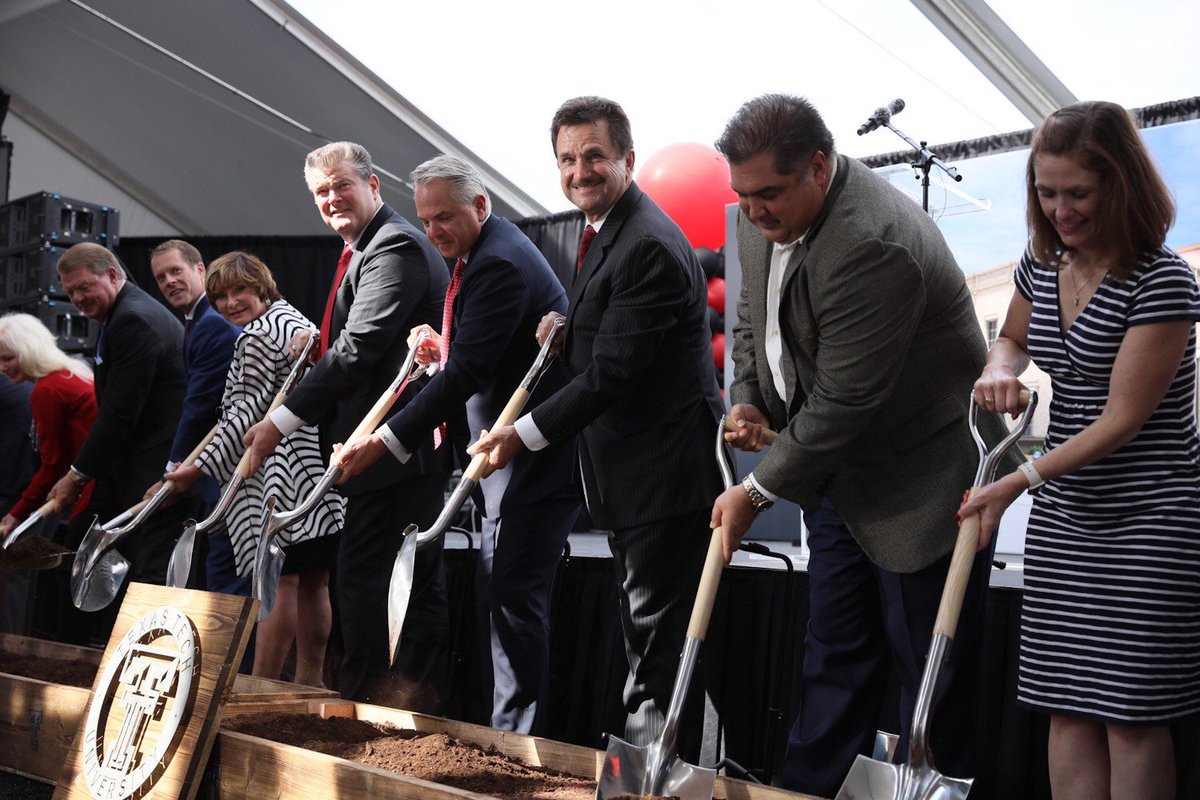 History was made this morning as #TexasTech broke ground on the Texas Tech University School of Veterinary Medicine in Amarillo. bit.ly/34Zehnw <a href="/TTUVetMed/">Texas Tech School of Veterinary Medicine</a> #TTUVetMed