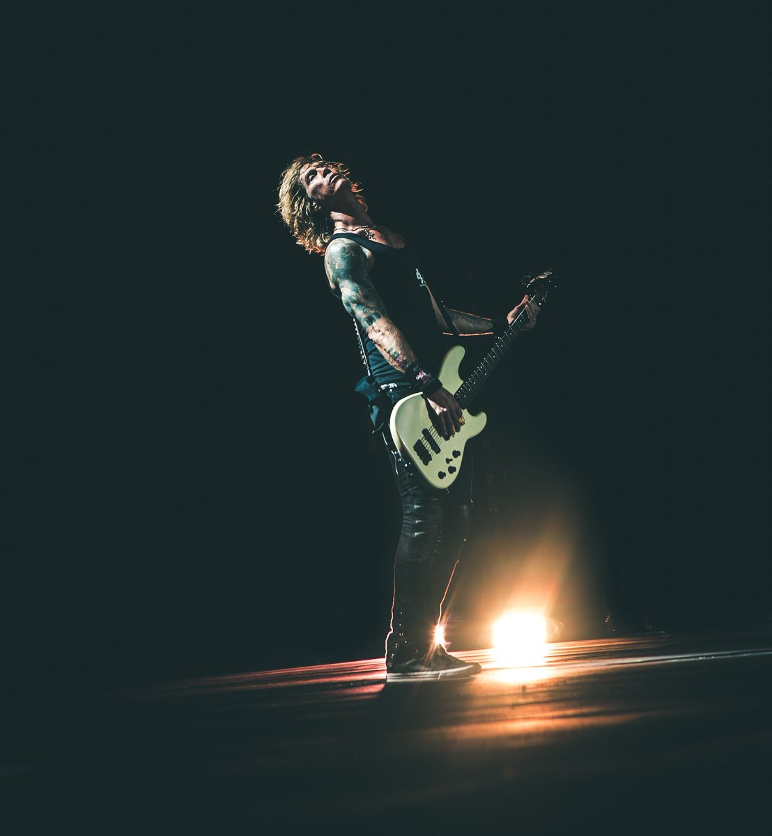 gunsnroses's tweet photo. Bass legend #GnFnR https://t.co/ouQQUjW4d0