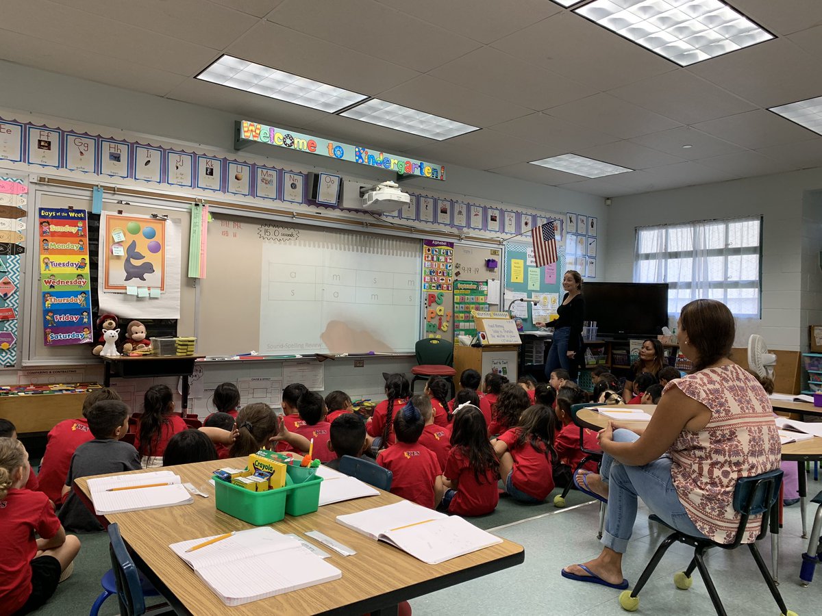 MrsBlaber's tweet photo. When peer observations involve the whole class, not just the teacher learns, everybody learns. #BuildingEfficacy #MahaloMsLove #WeAreKeaau https://t.co/bMXibbLchW