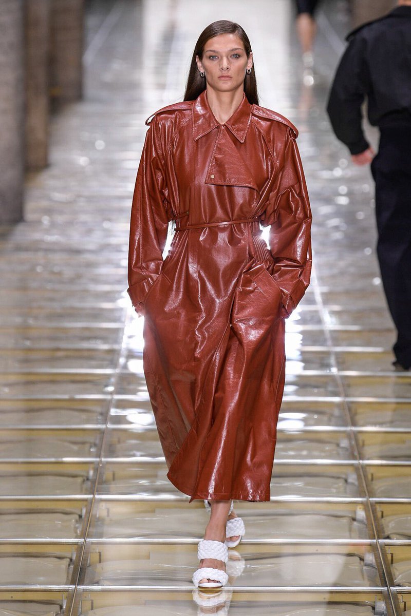 musexmalu's tweet photo. Bottega Veneta SS20 https://t.co/hqN3oq00nD