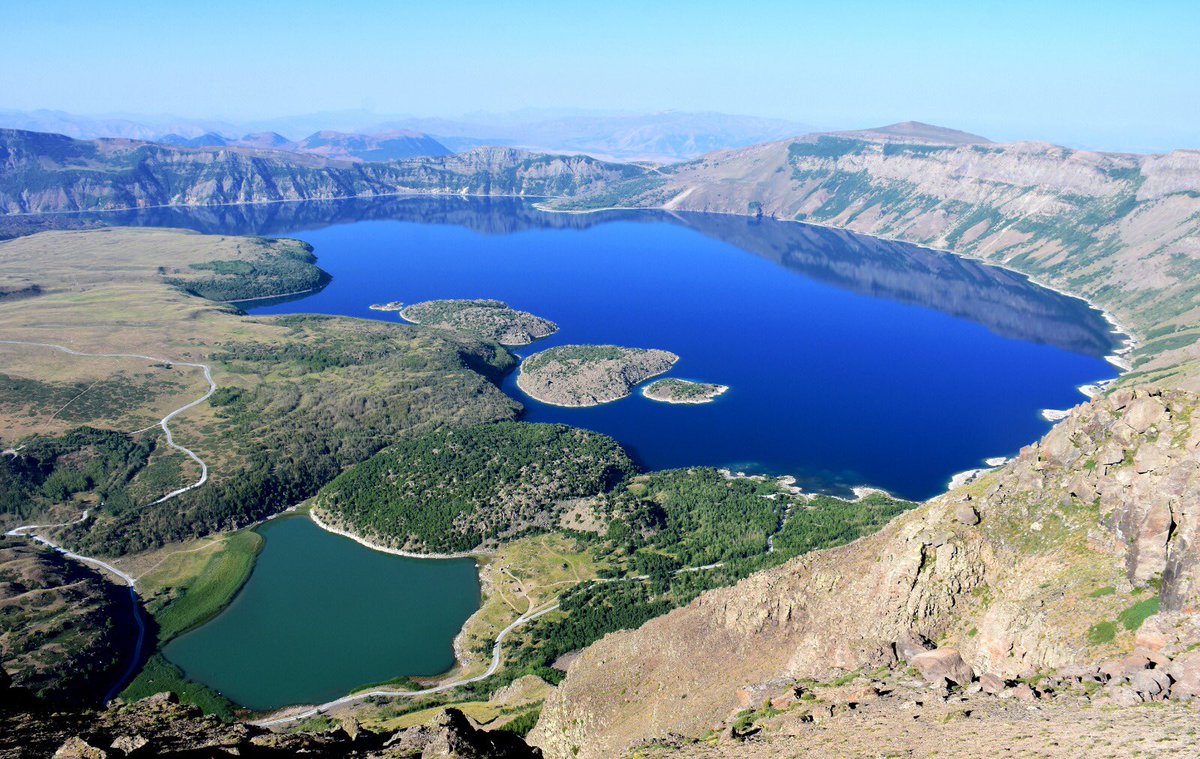 Objektiflerimden dünyanın ikinci Türkiye’nin ise en büyük krater gölü özelliğine sahip Nemrut Krater Gölü doğal güzelliğiyle büyülüyor. <a href="/FiratYurdakul/">Fırat Yurdakul</a> <a href="/sener_toktas/">şener toktaş</a> <a href="/Yunusokuraa/">Yunus Okur</a>