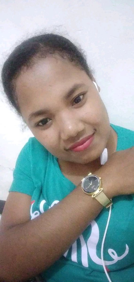 Perem suka vc telanjang ni

Pepe tebal sklii
Bersih trada bulu

Klo mau DM sja nnti s ksih nama fb nya