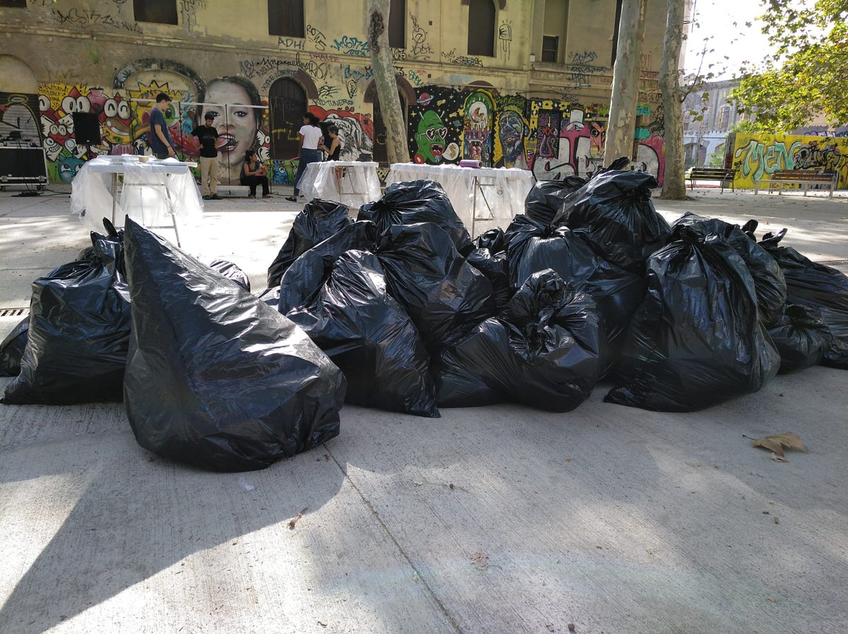 mrosagarcia78's tweet photo. Avui, 20 entitats hem evidenciat amb l #autopsiaresidus perquè necessitem amb urgència una #lleiresidusCAT que aposti per la #reduccio #reutilitzacio ##fiscalitat ambiental l #sddr @rezerocat @opcions @residuscat @eloibadia @sostAMB @damiacalvet https://t.co/rVqi3e1nNL
