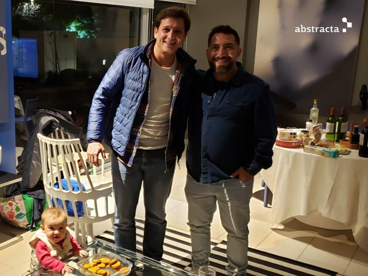 AbstractaLatam's tweet photo. Nos reunimos para conmemorar juntos la Fiesta Nacional y su cultura, con diferentes actividades dieciocheras 🇨🇱 👏🎉
En #AbstractaChile estamos felices de iniciar operaciones en esta hermosa tierra.
Galería de 📸: https://t.co/jdOZyk2a6e https://t.co/wS6qlGNuSC