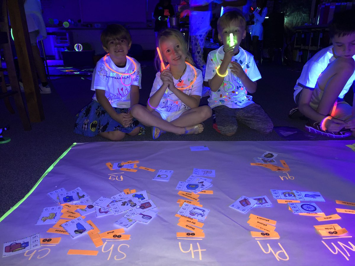 mrstoccoaking's tweet photo. We had a blast rocking our school! Glow day 2019 was a success! Thanks for celebrating education with us, @Mrs_AGolden  😀🎉 https://t.co/oEm2q3dXTx