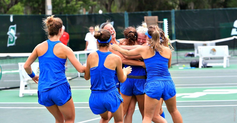 ASUN_Tennis's tweet photo. #DidYouKnow defending champs @OspreyWTEN have gone unbeaten in conference play 4️⃣ times? (2012, 2014, 2015, 2016)🙌
👏That's the most in Women's #ASUNTennis history💯
@FGCU_WTEN have 2️⃣ undefeated conference seasons under their belt! (2017, 2018)💪💪
#ASUNBuilt🎾 https://t.co/KNnIPsYrPD