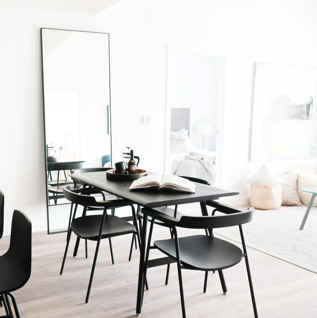 fluffdesigns's tweet photo. An all black @gusmodern dining room moment featuring the Wychwood Dining Table and Principal Chairs (with a peek-a-boo appearance by some Lecture Counter Stools)!🖤⁠
•⁠
•⁠
•⁠
•#rentfluff #fluffdesigns #homestaging #staging  #furniturerentals #styling ⁣#gusmodern 
⁣ https://t.co/Evo0ubq88Q