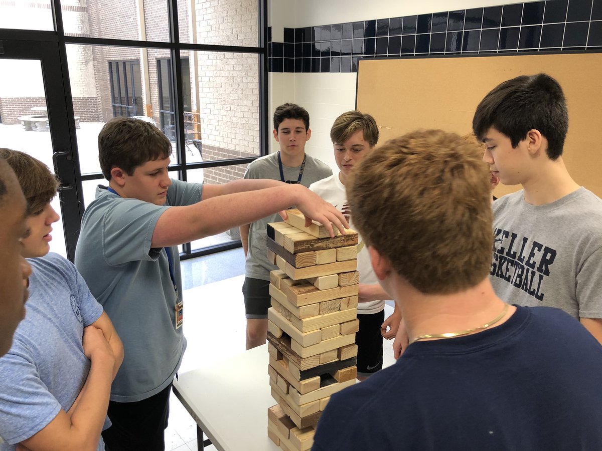 CoachKetcham's tweet photo. Jenga day!
Tech 1 tradition continues.
#GiantJenga
#TechInRealLife https://t.co/jYXi3wQrGy