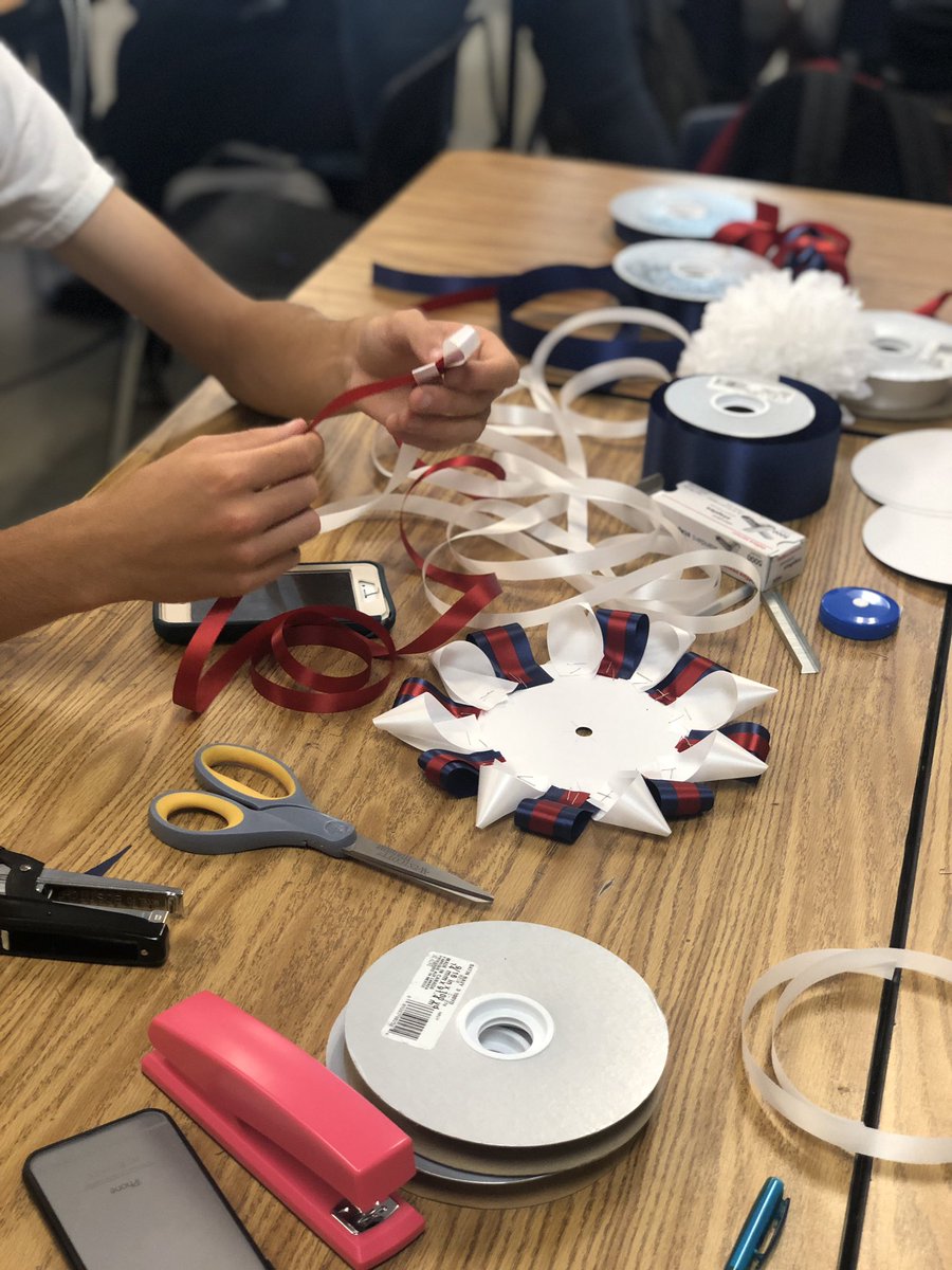 CicSvhs's tweet photo. Making homecoming mums in Mrs. Dowlearn’s Floral Design classtoday!!   @owenwoodard_ @SVHS_APCapstone @SVFFATX #texassizedmums https://t.co/vN2KmedAAX