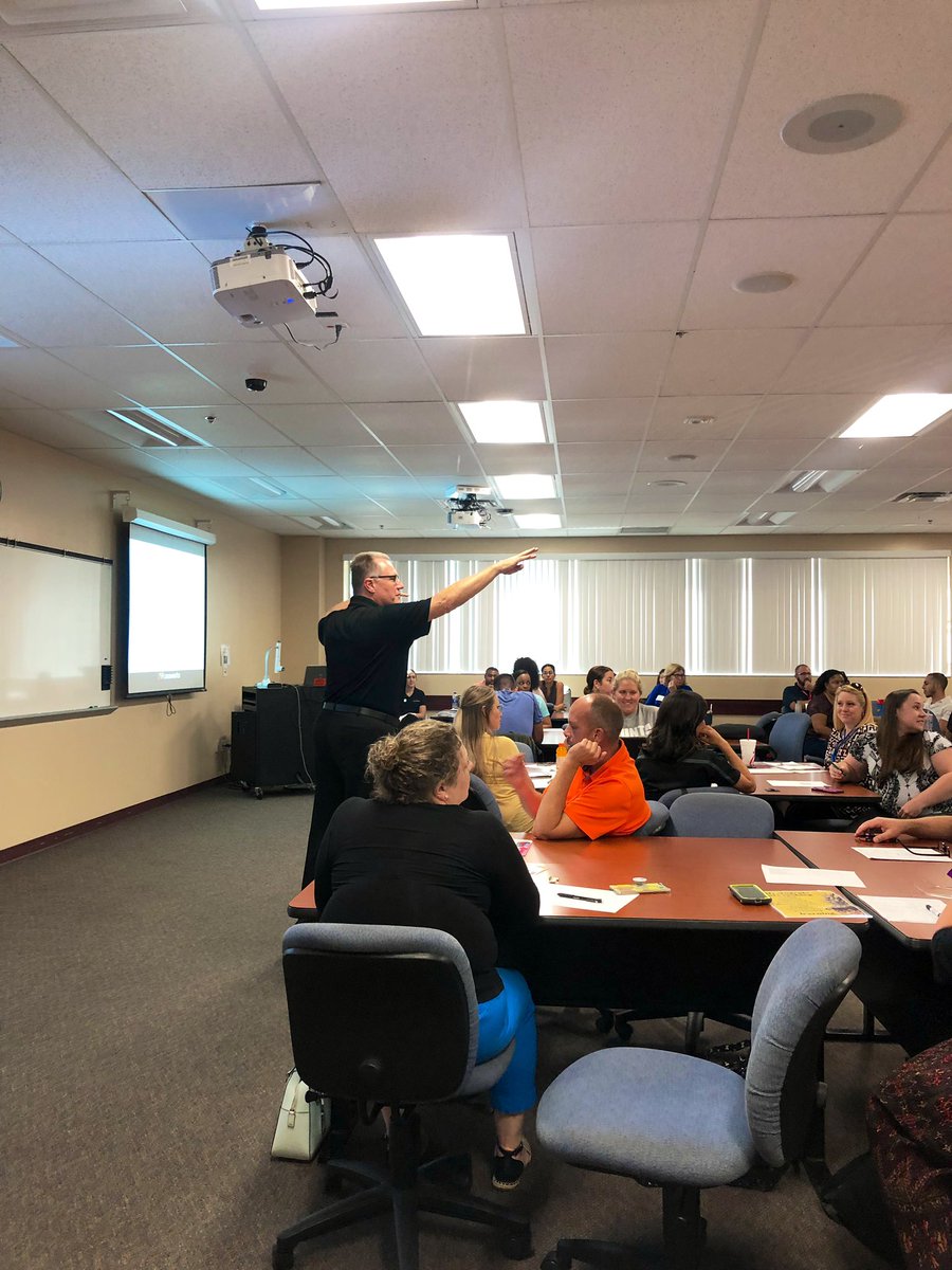 HCPS_RCLS's tweet photo. Thank you to all of our presenters! Our #SELChampions appreciate all of the information and training! #MentalHealthMatters #PEHealthDance #SELPD #SELChampMeeting #WeClimbTogether #SELSquad https://t.co/JaD1dK6L0Z
