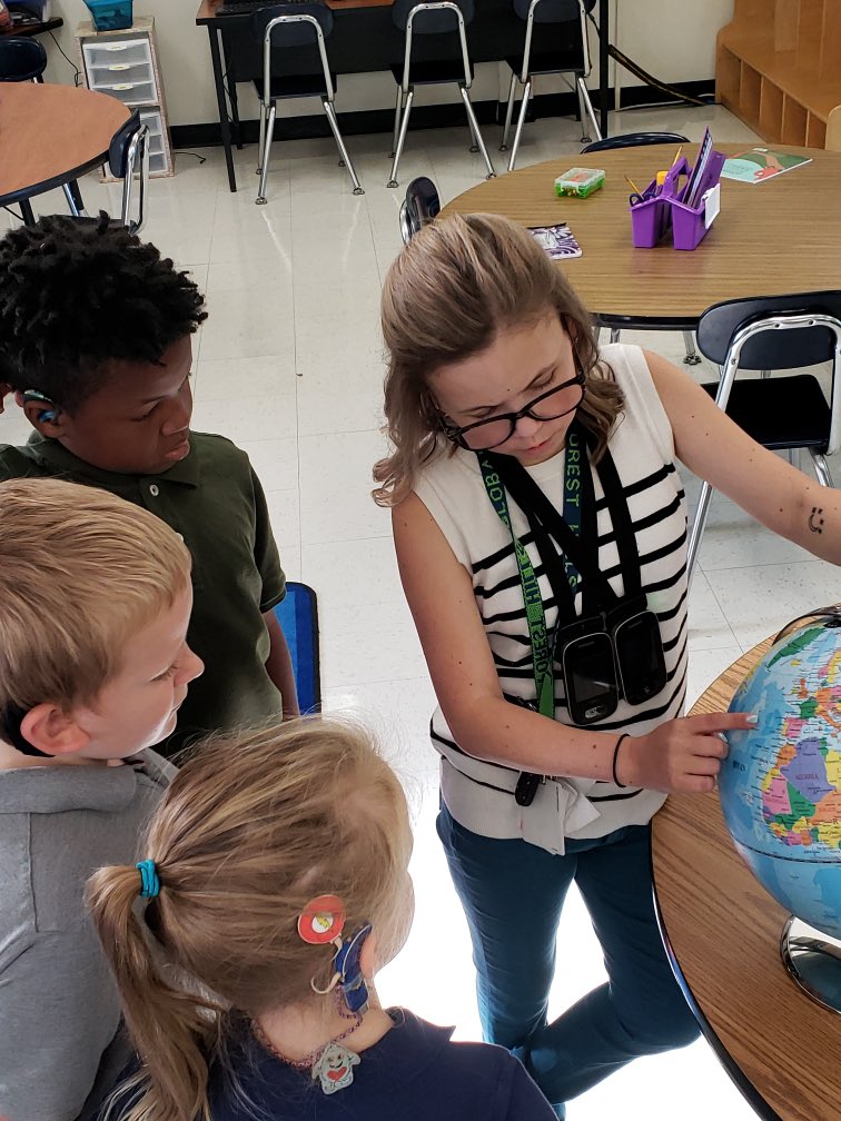 tinymightyteach's tweet photo. One of our friends is visiting Paris so morning meeting had to #GoGlobal as we found Paris and discussed how we could travel there! #deafed #Whereintheworld #assistivetechnology @FHGES @cmadaniels @BoniPHall @TLMcupcakery https://t.co/LF8LbkH6Nn