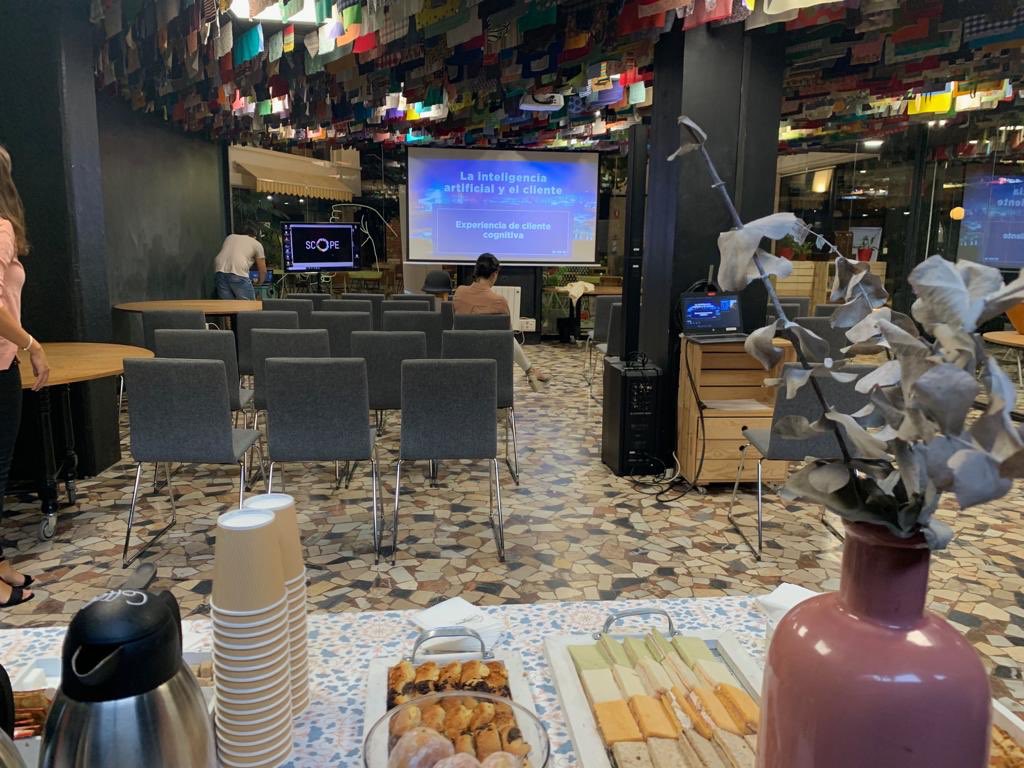 AlcaideJC's tweet photo. Hoy he tenido el gusto de participar en la #SCOPE03 sobre ‘La #InteligenciaArtificial y el #cliente’, una iniciativa de @datasocial_es y @MediapostSpain, patrocinada por @SiteGround_ES. He hablado sobre #MarketingCognitivo y #ExperienciaDeCliente. Muchas gracias a todos. https://t.co/0Rht2zeBho