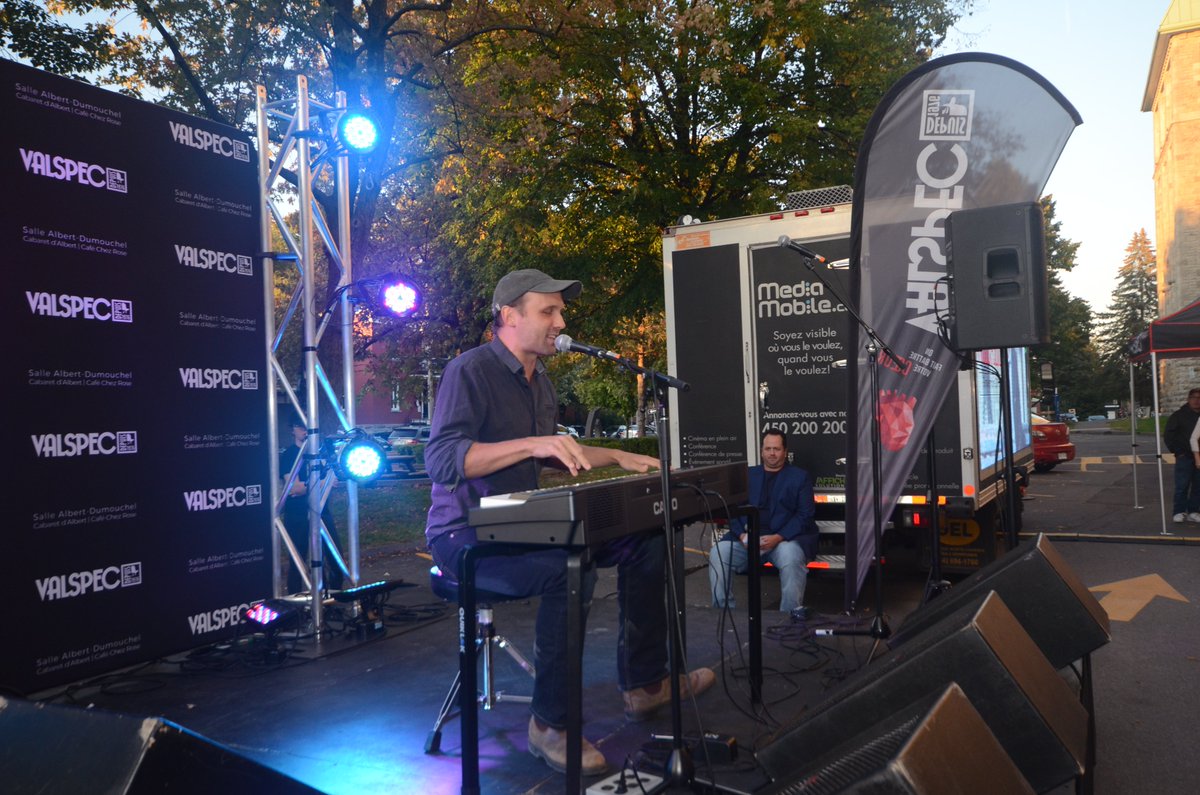 VALSPEC_SAD's tweet image. Hier, c'était notre ouverture de saison, une belle soirée festive avec des prestations du tonnerre! Merci à tous pour votre présence! 
journalsaint-francois.ca/valspec-emerve…