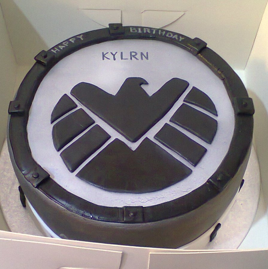 Groom's Cake idea too🤔This Marvel's Agents Of S.H.I.E.L.D Cake, was a total free hand design I think it turned out alright 😉. It also eats well😋.
#Cake #Wedding #CarrotCake #CreamCheeseFrosting #Love #WeddingSeason #Bake #BrideToBe #GTBI #Handmade