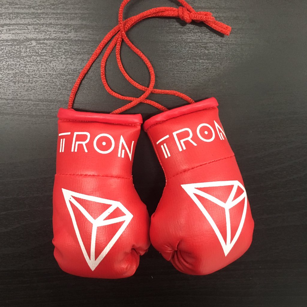 trades88's tweet photo. Check out our new #tron $trx accessories, keyrings to mini boxing gloves. DM me for more info. Good exposure and conversation starter for mass adoption. @justinsuntron @Crypto_Tone1 @Tronfoundation @producerknoidea @TRONyZH @MrMichaelNye @MustacheTommy @mishalederman @missnatoshi https://t.co/TJJehKaiCN