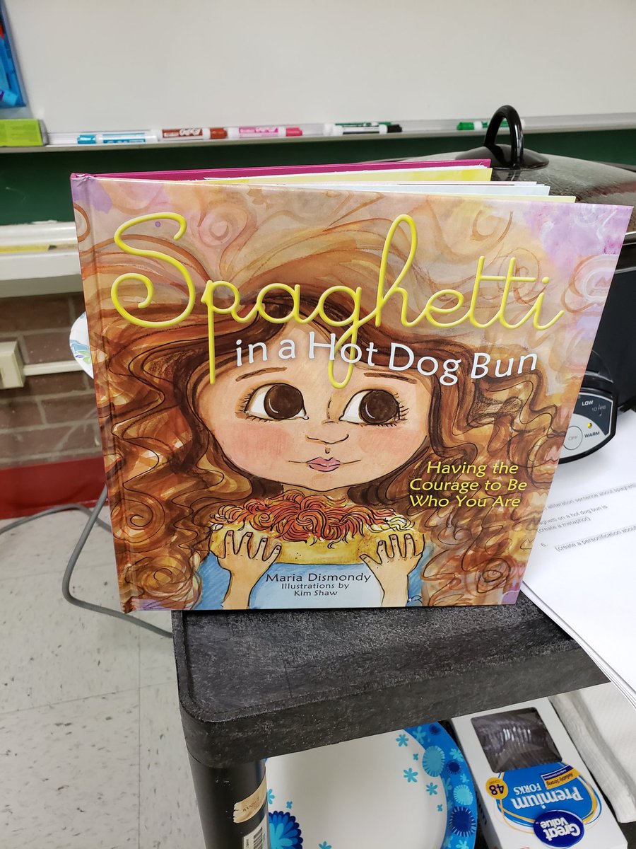MrsKSpringfield's tweet photo. Spaghetti in a Hot Dog Bun was a success. The consensus was that it wasn't too bad. Some even asked for seconds. This was also a good opportunity to work on figurative language. #LufkinLearns #costoncougars #rockyourschool https://t.co/LctMxEHdm8