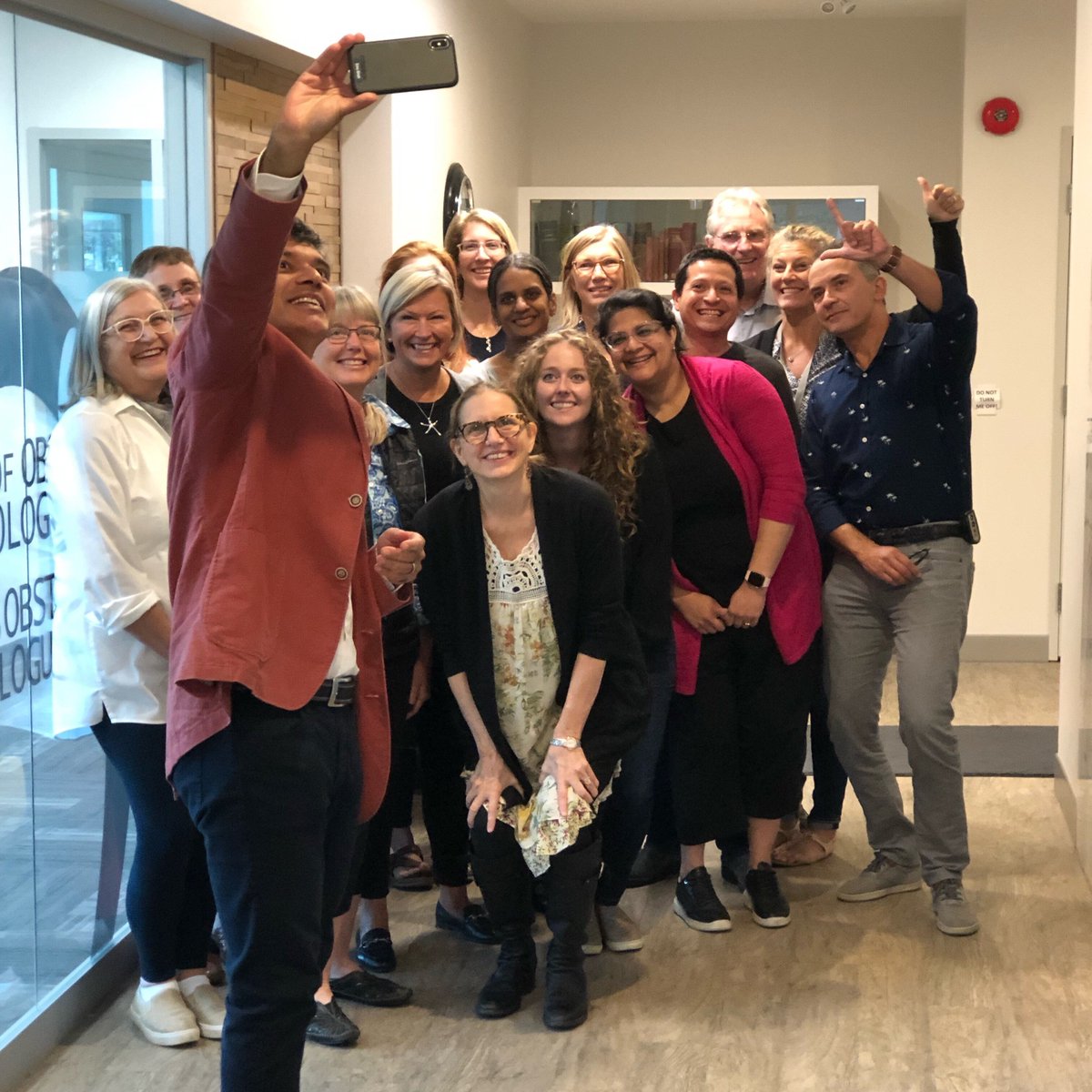 SOGCorg's tweet photo. Le comité de planification du #ACSC2020 a travaillé fort cette fin de semaine pour préparer le congrès de l’année prochaine! Un excellent programme scientifique et des activités sociales vous attendent. Nous espérons vous compter parmi nous à #Ottawa du 9 au 12 juin! https://t.co/9yJVfJSQOk