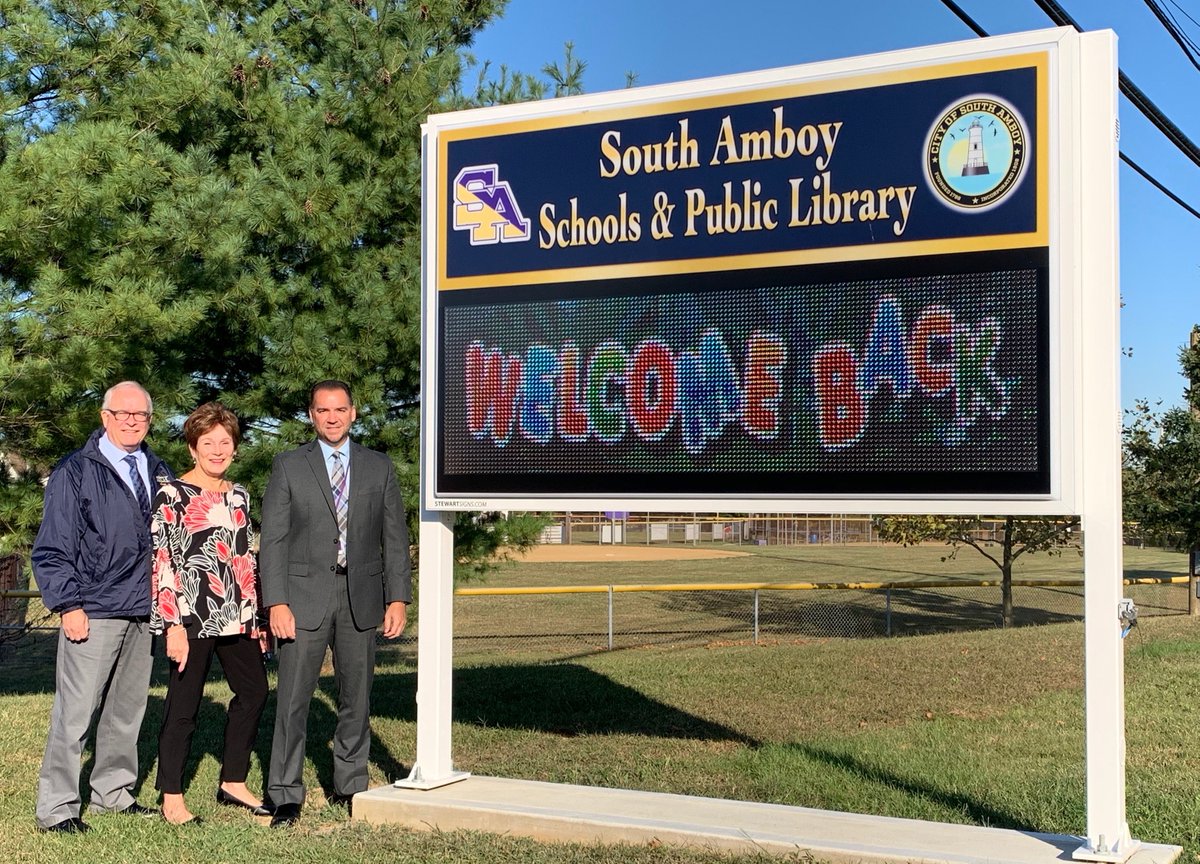 SuptJDiaz's tweet photo. Issue 2 of the district newsletter is now available on the website by visiting: https://t.co/0Lc7caJTnF #Committed2SA #EducateEmpowerLead #SASupt https://t.co/moHr40Pbdl