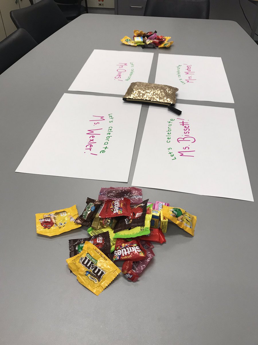 mrskwas's tweet photo. Visited classrooms and celebrated the amazing teachers at Angell today! Thank you to everyone who participated in our first celebration stroll! #angellisallthat #berkleydifference https://t.co/T1lfQhYznQ
