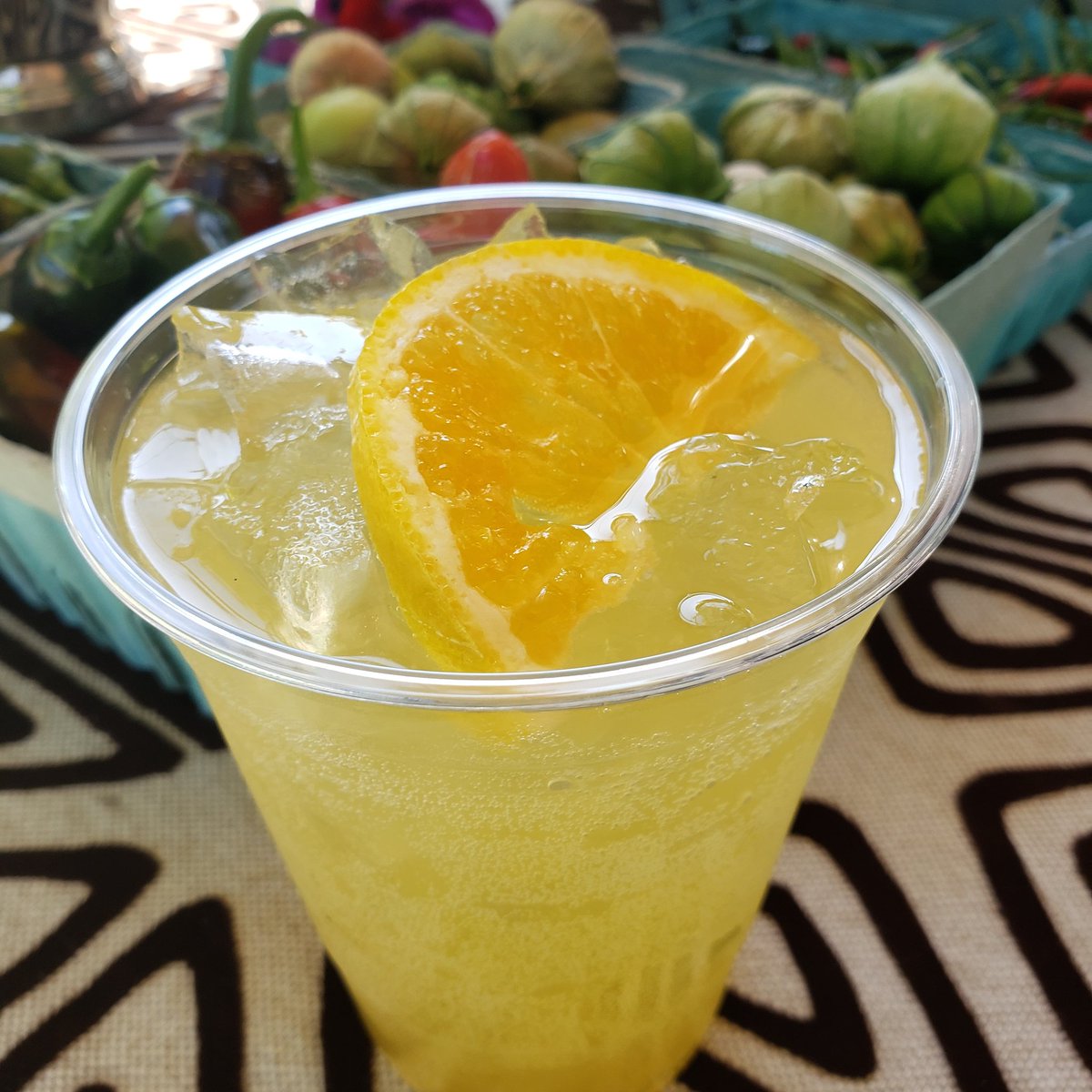 TacofiedTruck's tweet photo. This morning we mentioned our new #craftsoda. Also a new #seltzer! Spa Day 7: orange & basil.
Try it @farmfreshri #armorymarket today! Here till 7ish.
#HG80 #fastfowardfood #foodtruck #foodtrucks #eatlocal #eatlocalri #farmtotable #potatochips #rhodeisland #Providence #tacos https://t.co/wE7a0Z1F2v