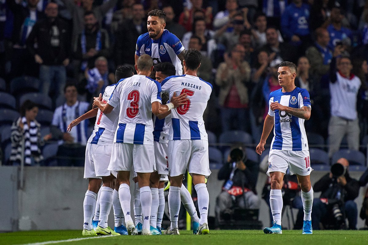 Soares at the double for Porto 🐉

Group G favourites?

#UEL