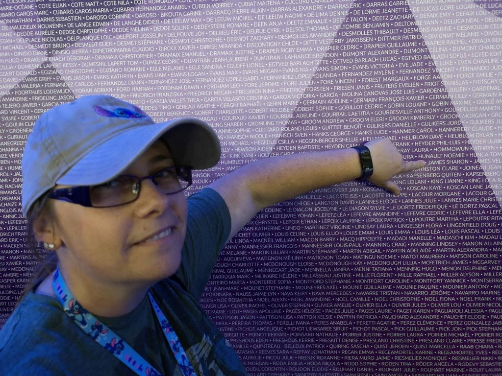run4ftfd's tweet photo. She has found her name on the runners wall @socialshazza... Don't forget to #GiveUsAQuid 😊 https://t.co/5Qhy1gRf6M #thankyou #fundraising @FeeltheForceDay https://t.co/GmdY6mLuW4