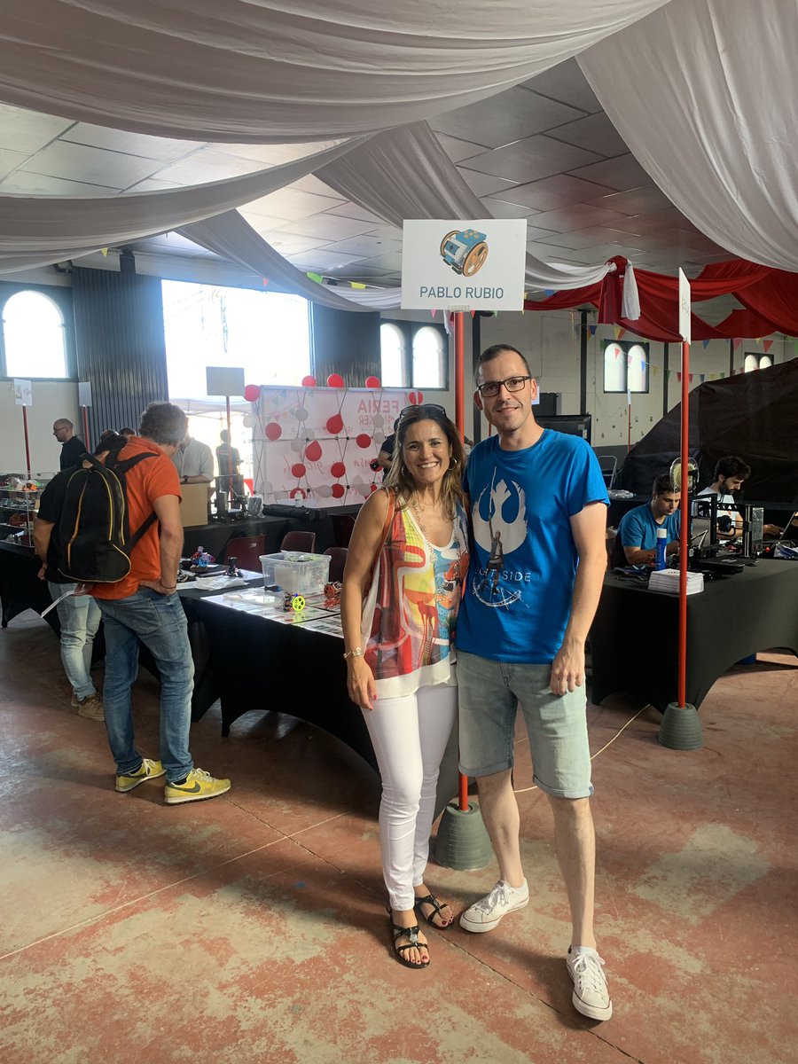 pablorubma's tweet image. Fotaca con @NunuroMi @FabLabLeon en #demolabmaker 🤓